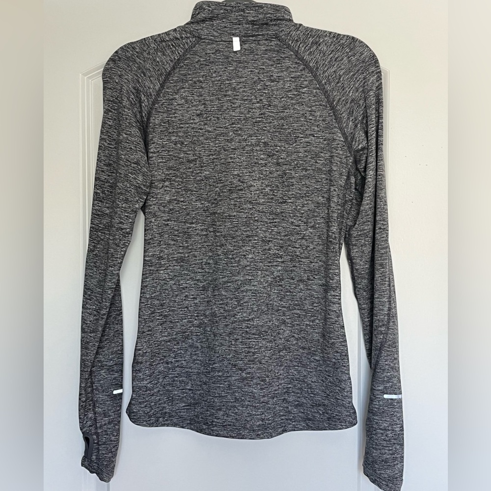 Nike Women’s Half Zip Running Shirt Pullover Gray Reflective Thumbholes Small - Picture 2 of 7